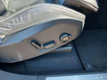 Volvo XC90 B5 Plus — photo 12