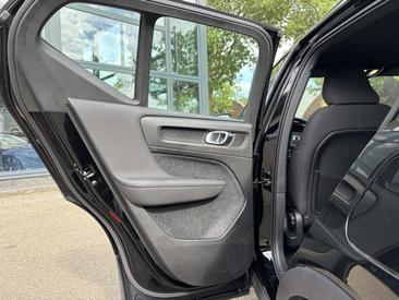 Volvo XC40 Recharge Core — photo 8