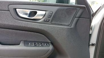 Volvo XC60 B5 Plus — photo 14