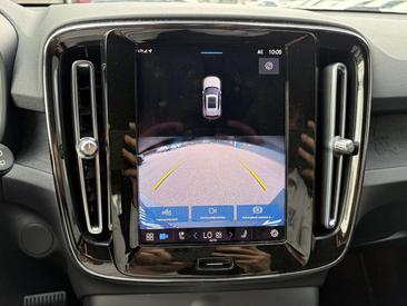 Volvo XC40 Recharge Core — photo 16