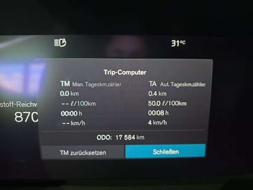 Volvo XC60 B5 R-Design — photo 24