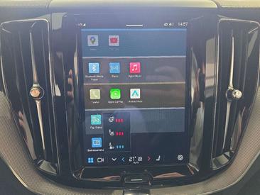 Volvo XC60 B5 R-Design — photo 26