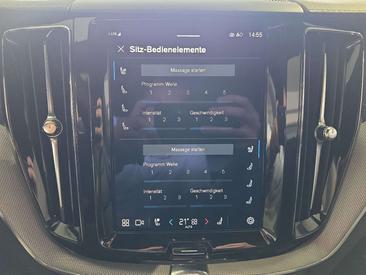 Volvo XC60 B5 R-Design — photo 27