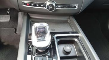 Volvo XC60 B5 Plus — photo 24