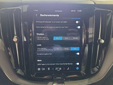 Volvo XC60 B5 R-Design — photo 30