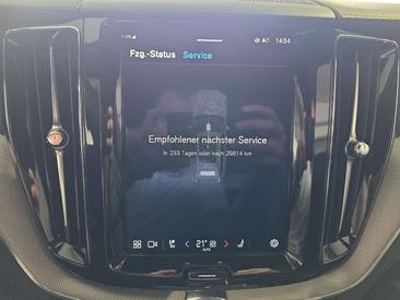 Volvo XC60 B5 R-Design — photo 31