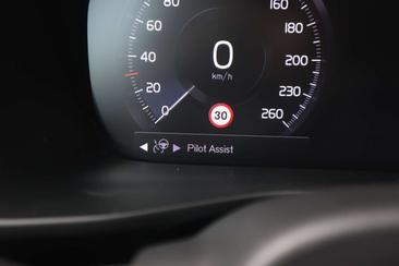 Volvo XC40 T5 Recharge Plus — photo 17