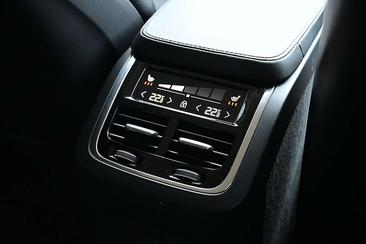 Volvo XC90 T8 Recharge Plus — photo 7