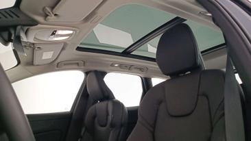 Volvo XC60 T6 Recharge Core — photo 10