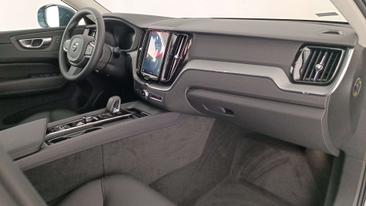 Volvo XC60 T6 Recharge Core — photo 14