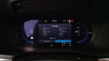 Volvo XC60 T6 Recharge Core — photo 16