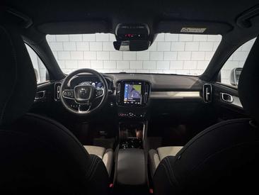 Volvo XC40 T5 Recharge R-Design — photo 16