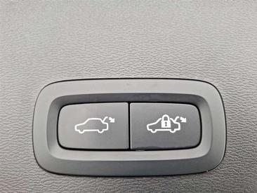 Volvo XC40 Recharge Plus — photo 34