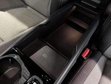 Volvo XC40 T5 Recharge R-Design — photo 29