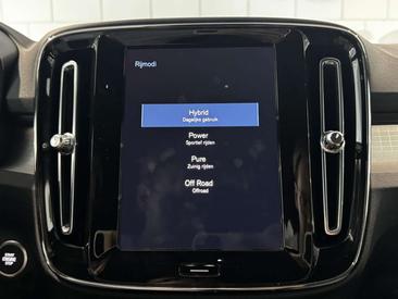 Volvo XC40 T5 Recharge R-Design — photo 38