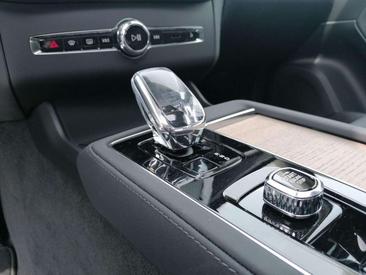 Volvo XC90 T8 Recharge Plus — photo 18