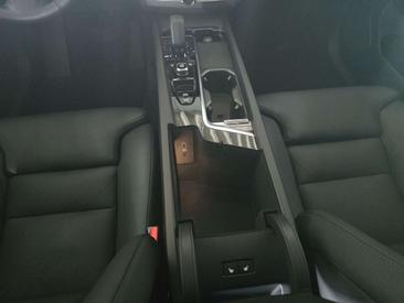 Volvo XC60 B5 Plus — photo 21