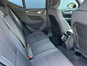 Volvo XC40 Recharge Core — photo 18