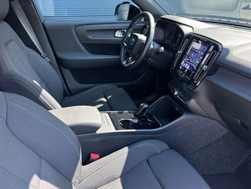 Volvo XC40 Recharge Core — photo 19