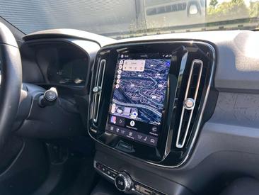 Volvo XC40 Recharge Core — photo 20