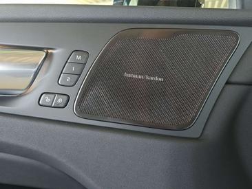 Volvo XC60 B5 Plus — photo 20