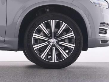 Volvo XC90 B5 Plus — photo 21
