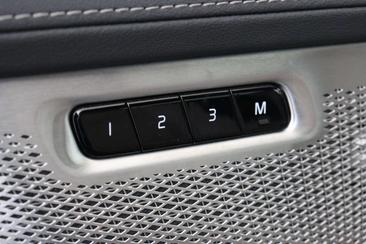 Volvo XC90 T8 Recharge Plus — photo 28
