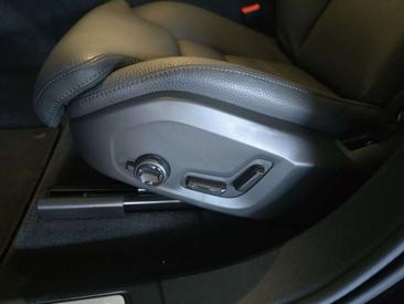 Volvo XC60 B5 Plus — photo 17