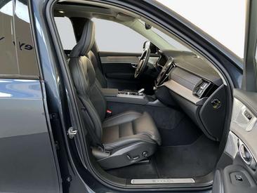 Volvo XC90 T8 — photo 11