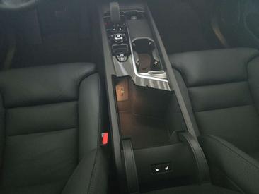 Volvo XC60 B5 Plus — photo 19