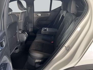 Volvo XC40 Recharge Plus — photo 10