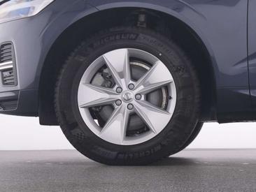Volvo XC60 B4 Core — photo 19