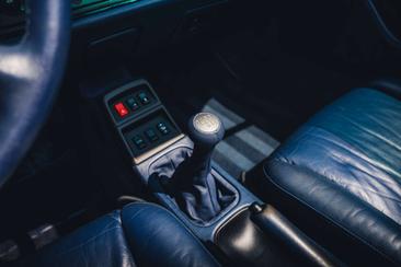 Porsche 993 Carrera 2 — photo 12