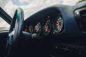 Porsche 993 Carrera 2 — photo 24