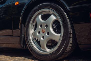 Porsche 964 Carrera 2 — photo 23