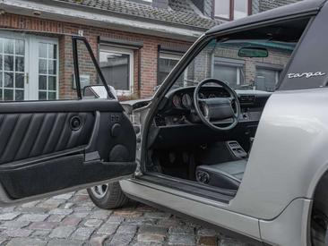 Porsche 964 Carrera 2 — photo 16