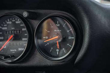 Porsche 964 Carrera 2 — photo 20