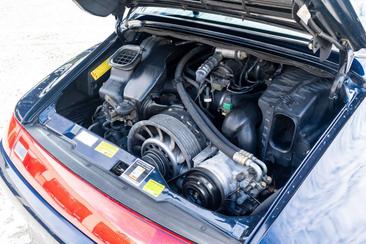 Porsche 993 Carrera — photo 31