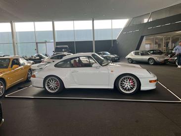 Porsche 993 Carrera S — photo 3