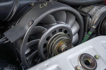 Porsche 964 Carrera 2 — photo 31