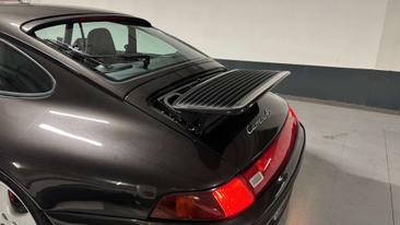 Porsche 993 Carrera 4S — photo 13