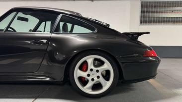 Porsche 993 Carrera 4S — photo 14