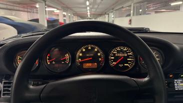 Porsche 993 Carrera 4S — photo 15