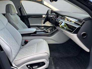 Audi S8 4.0 TFSI — photo 13