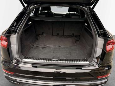 Audi Q8 S Line Black 50 TDI — photo 6