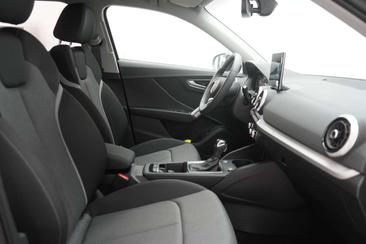 Audi Q2 S Line 35 TFSI — photo 6