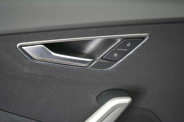 Audi Q2 S Line 35 TFSI — photo 26