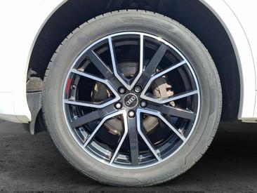 Audi Q5 Sportback S Line 40 TDI — photo 8