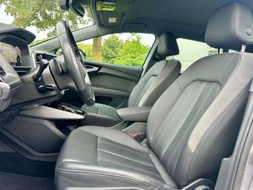 Audi Q4 E-tron 40 — photo 12