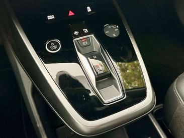 Audi Q4 E-tron 40 — photo 17